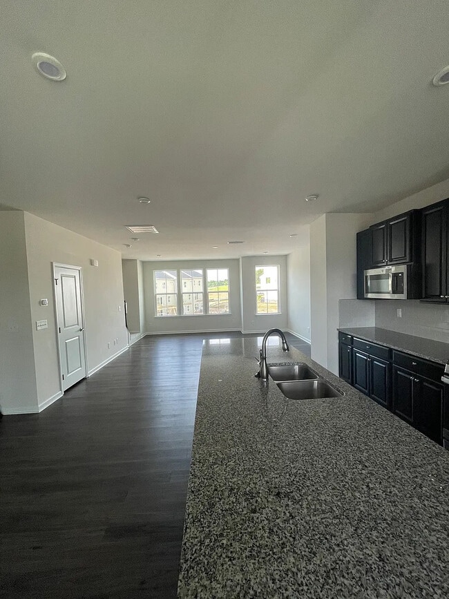 Building Photo - Room in Townhome on Crudent Rd
