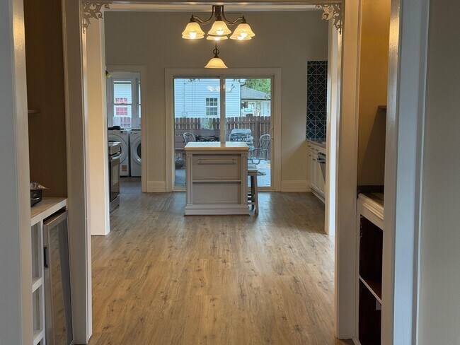 Cocina - 302 N Sumner St