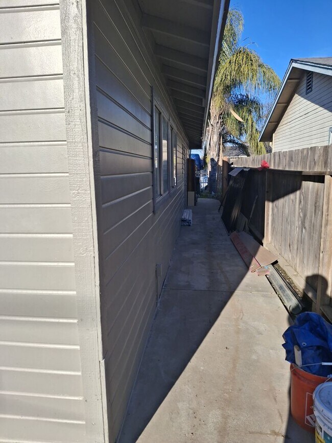 Foto del edificio - NEWLY RENOVATED 1BD 1BTH!! ALL UTILITIES INCLUDED! APPLY NOW!!