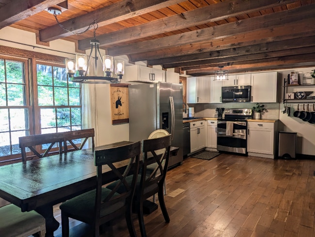 Building Photo - 1115 Bear Creek Pike