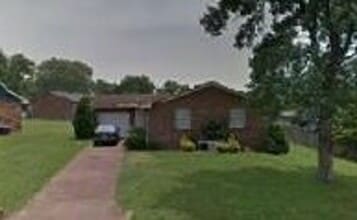 Building Photo - 104 Walnut Crest Dr