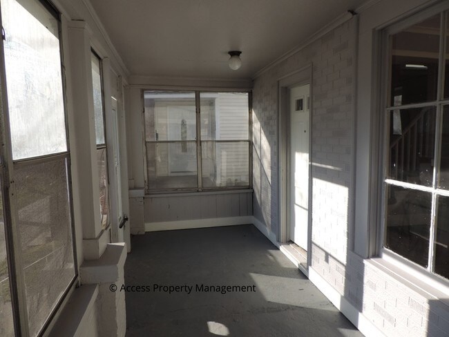 Foto del edificio - 345 Diamond Ave NE