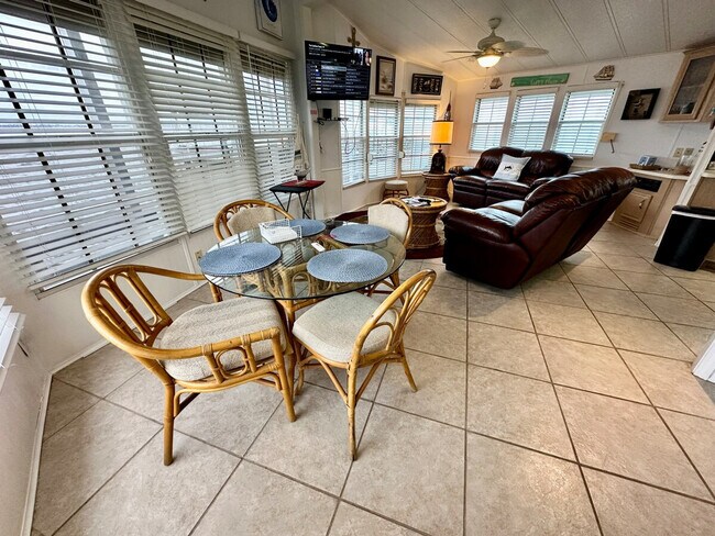 Building Photo - 10751 S Ocean Dr