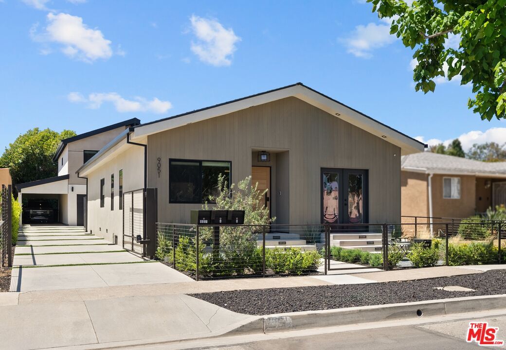 Primary Photo - 9051 Lucerne Ave