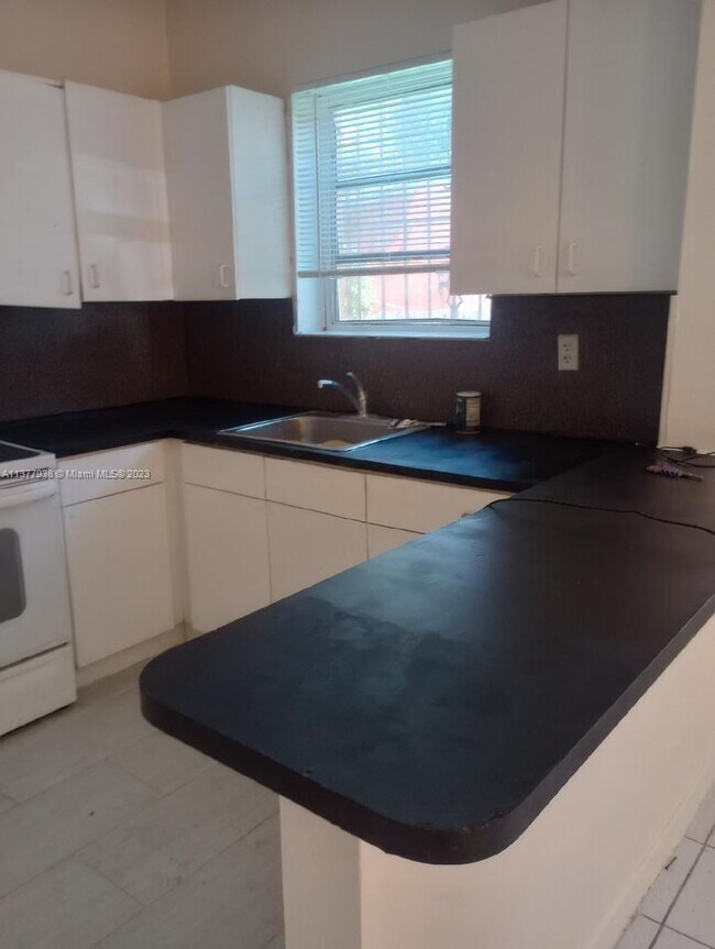 Foto del edificio - 3128 NW 13th Ave