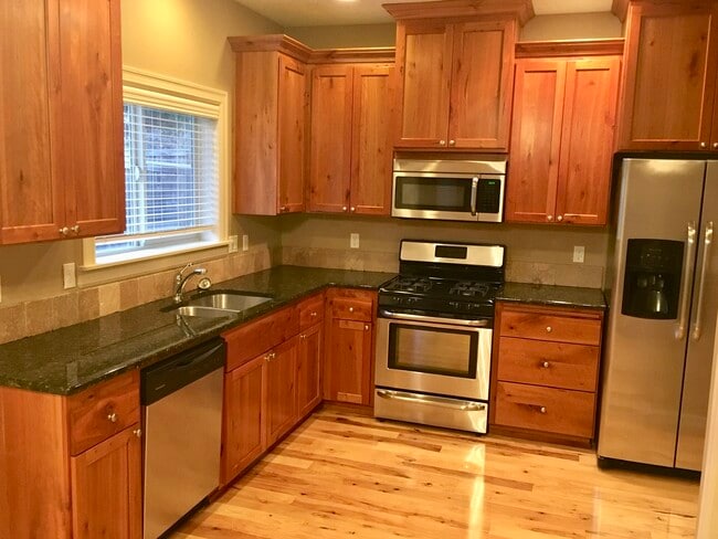 Foto del edificio - 2060 Kendra St