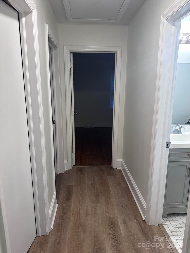 Foto del edificio - 4934 Galax Dr