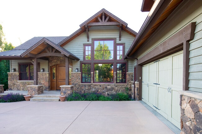 Building Photo - 1124 Heritage Dr