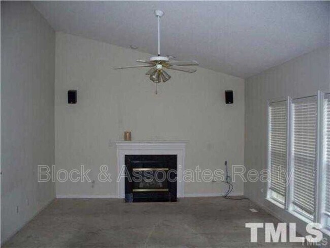 Foto del edificio - 108 Tecumseh Ct