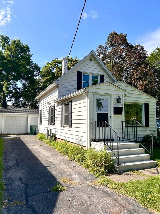 Building Photo - 15 Brighton Park