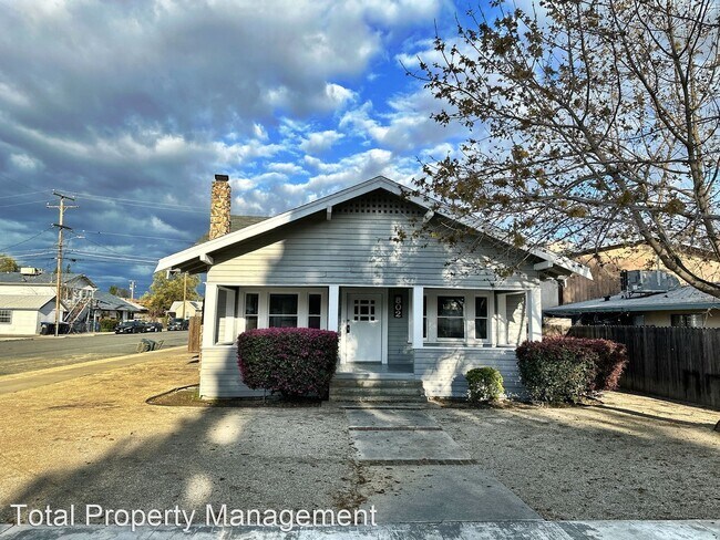 Foto del edificio - 3 br, 2 bath House - 802 S. Court St.