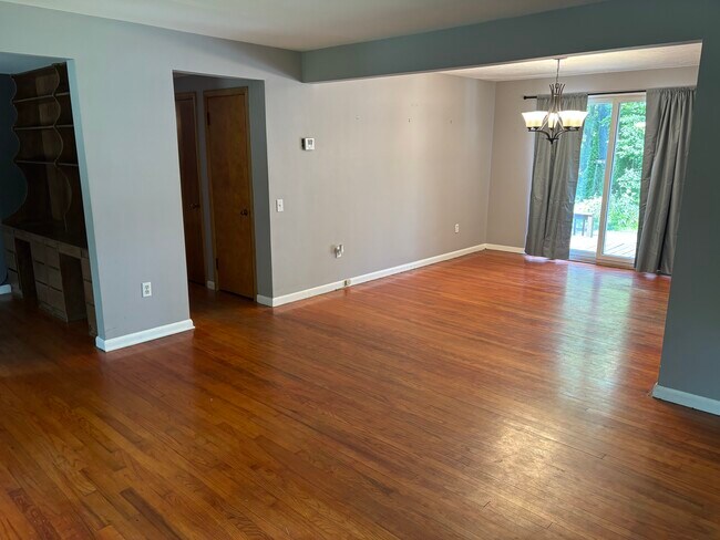 Foto del edificio - 15922 Fernwood Rd