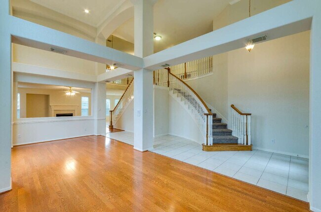 Foto del edificio - Spacious 5-Bedroom Home in Brazos Landing!
