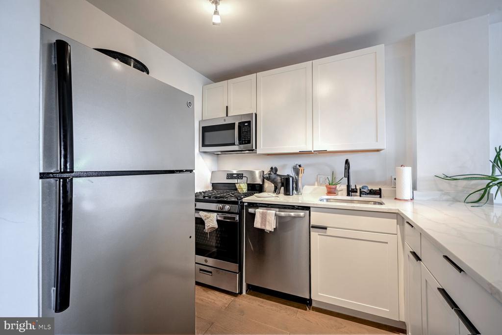Foto principal - 1330 New Hampshire Ave NW