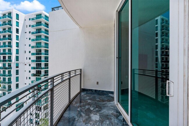 Foto del edificio - 350 NE 24th St