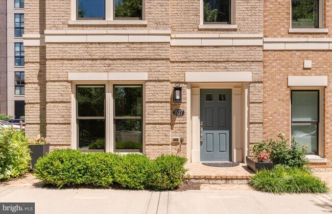 Foto del edificio - 1527 16th Rd N