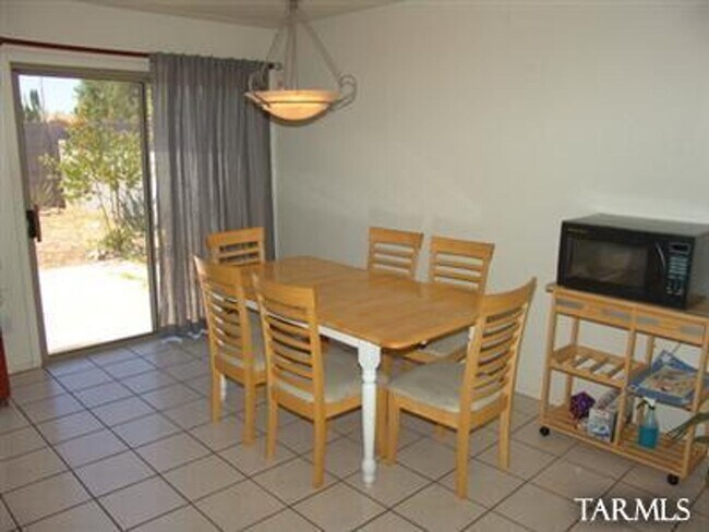 Foto del edificio - Eastside 3 Bedroom