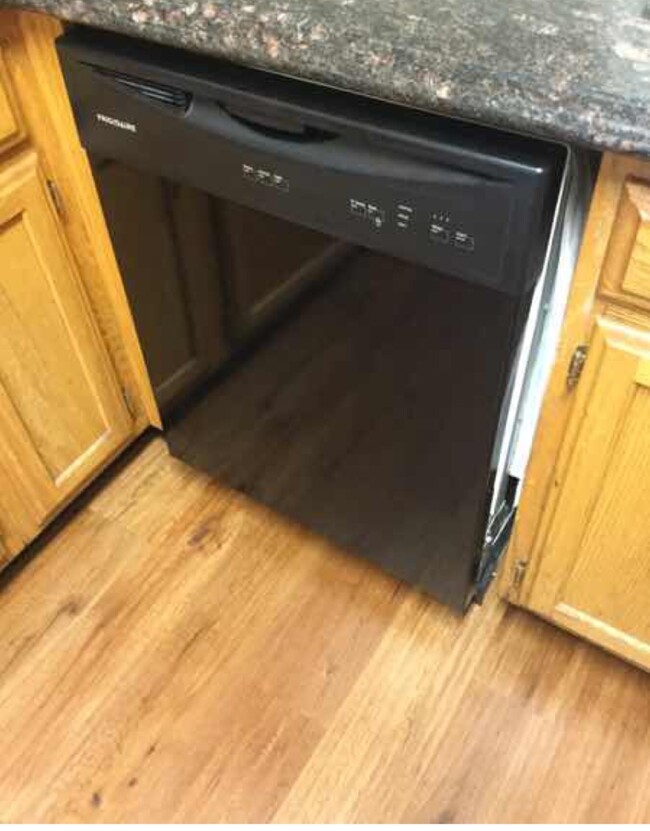 dishwasher - 212 E 17th St