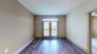 Interior Photo - Domain College Park