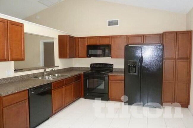 Building Photo - 2143 Opal Dr