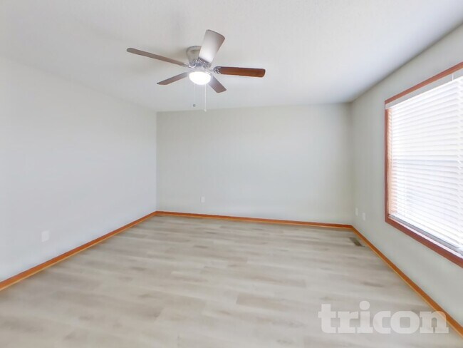 Building Photo - 2248 Longhorn Ln