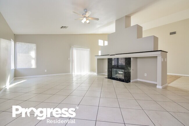 Building Photo - 825 Beefeater Pl