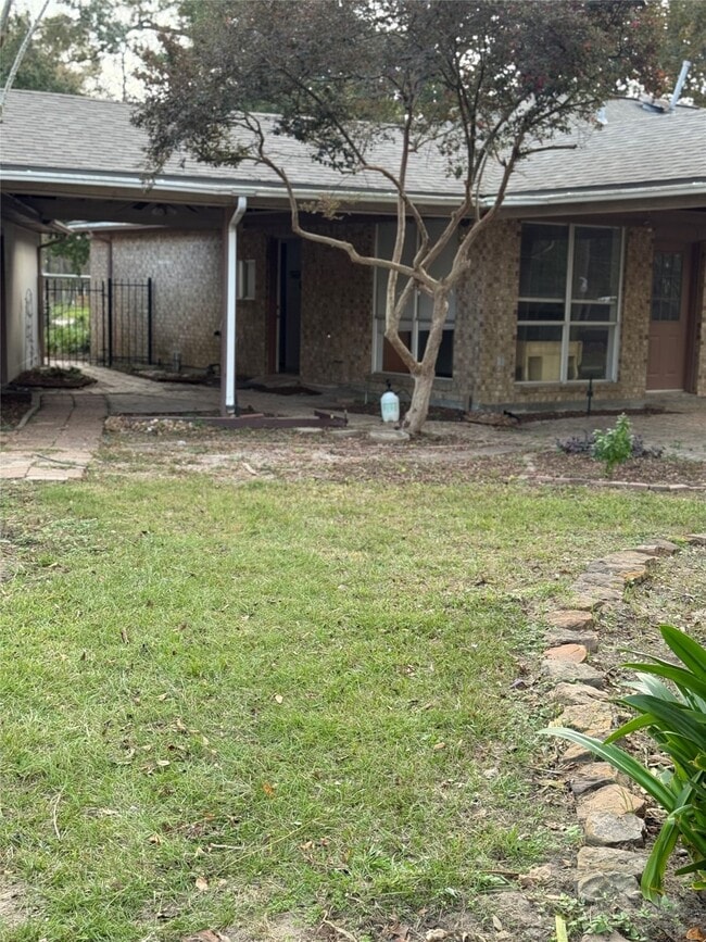 Building Photo - 24930 Plantation Estates Ave