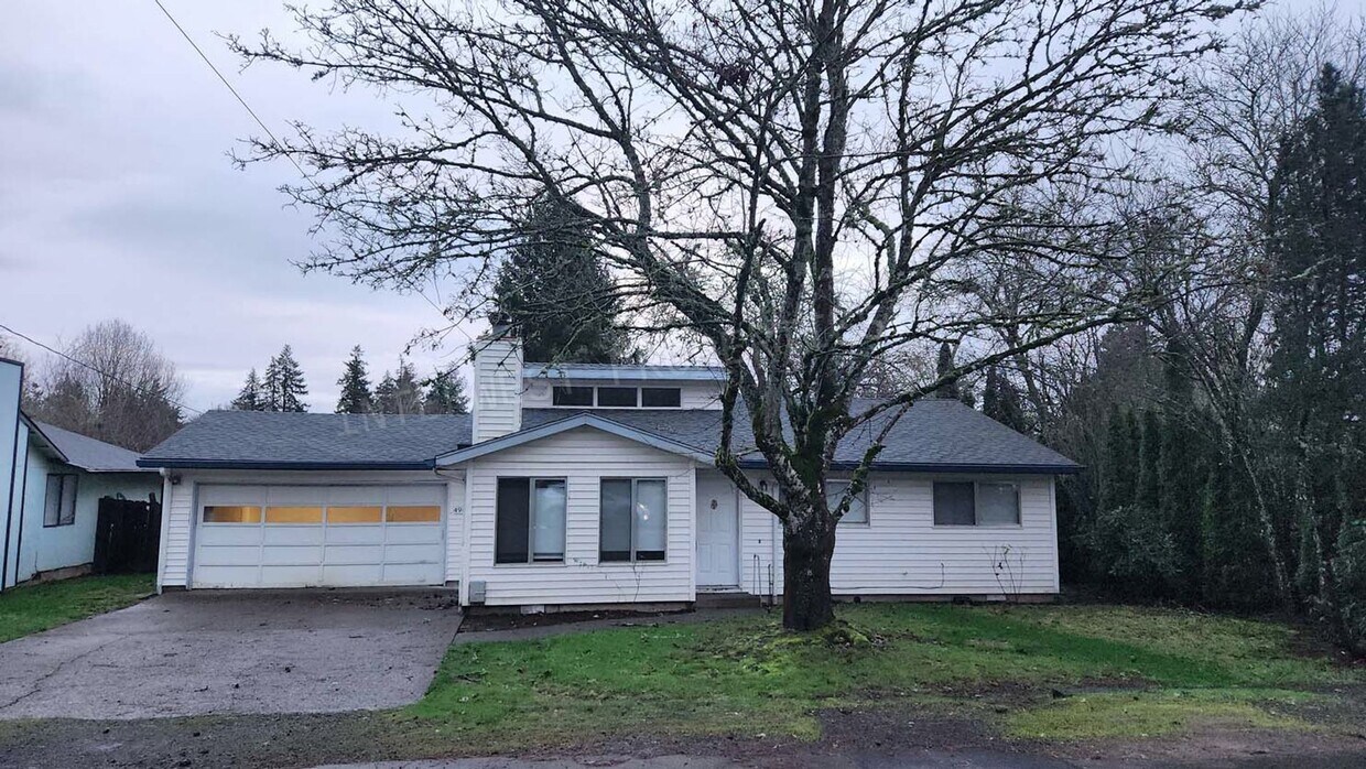 *1/2 OFF 1ST MONTH'S RENT* 3 Bed 2 Bath Beaverton Home with big backyard, storage shed, A/C and f... - 3 Bed 2 Bath Beaverton Home with big backyard, storage shed, A/C and fireplace!!