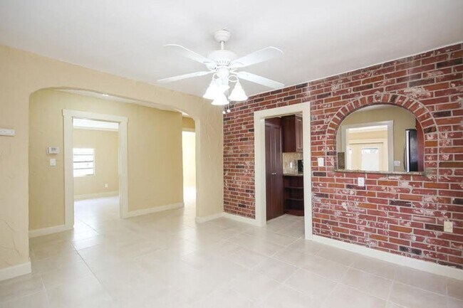 Foto del edificio - 410 Franklin Rd