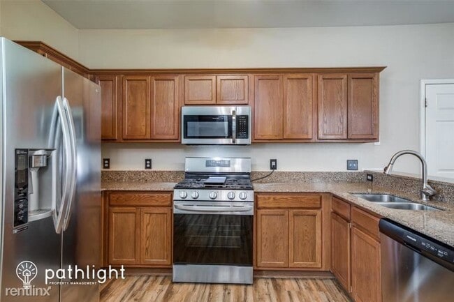 Building Photo - 3 br, 2.5 bath House - 3663 Hawthorne Trai...