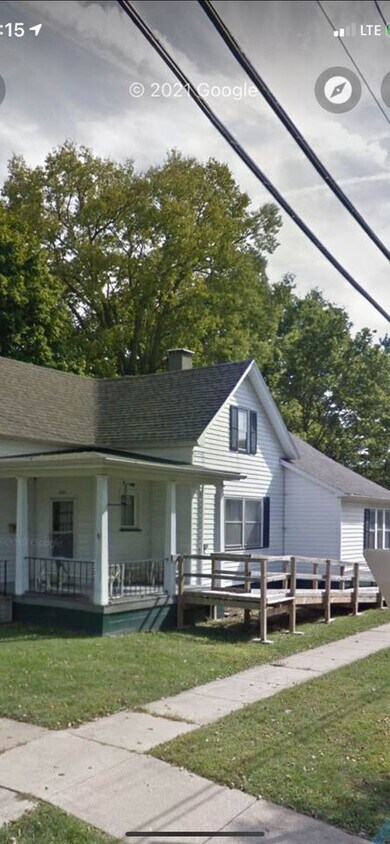 Primary Photo - 301 E Main St