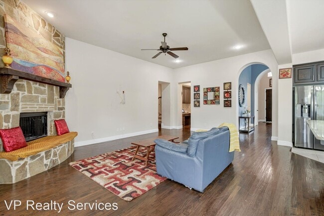 Building Photo - 4 br, 4.5 bath House - 11239 Grapevine Ln