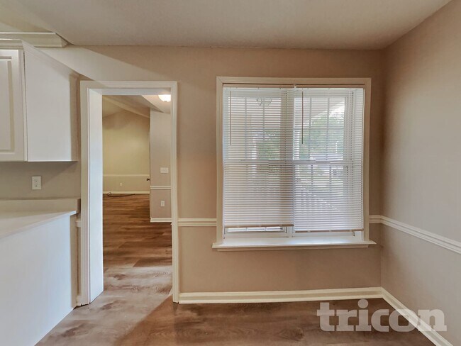 Foto del edificio - 1113 Dunwoody Dr