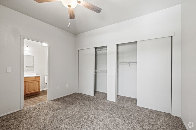3BR, 2BR - 1,083SF - 1st Bedroom - Champions Crossing