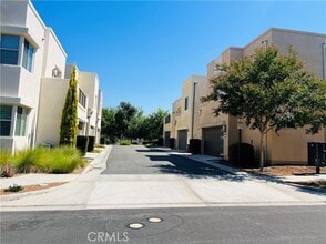 Building Photo - 118 Stellar