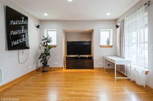 Foto del edificio - 3220 W Cortez St