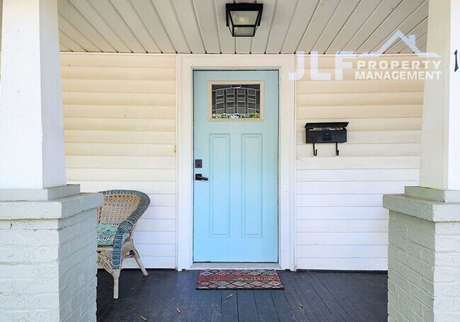 Foto del edificio - Beautiful 3/2 Ranch in Downtown Concord!