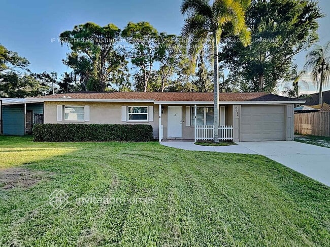 Building Photo - 2014 Cambridge Dr