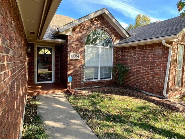 Foto del edificio - Beautiful Home in Edmond Community