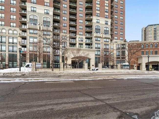 Building Photo - 500 500 E Grant St