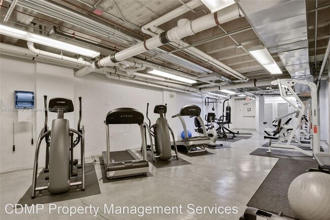 Building Photo - Studio, 1 bath House - 8101 Biscayne Blvd 407