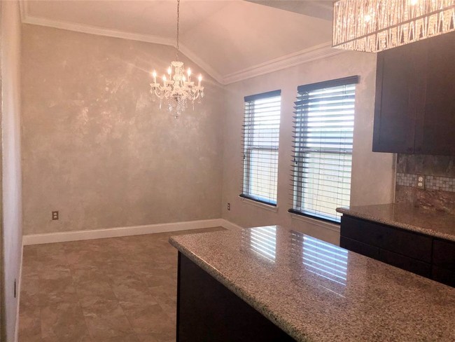 Building Photo - 14942 Gray Ridge Dr