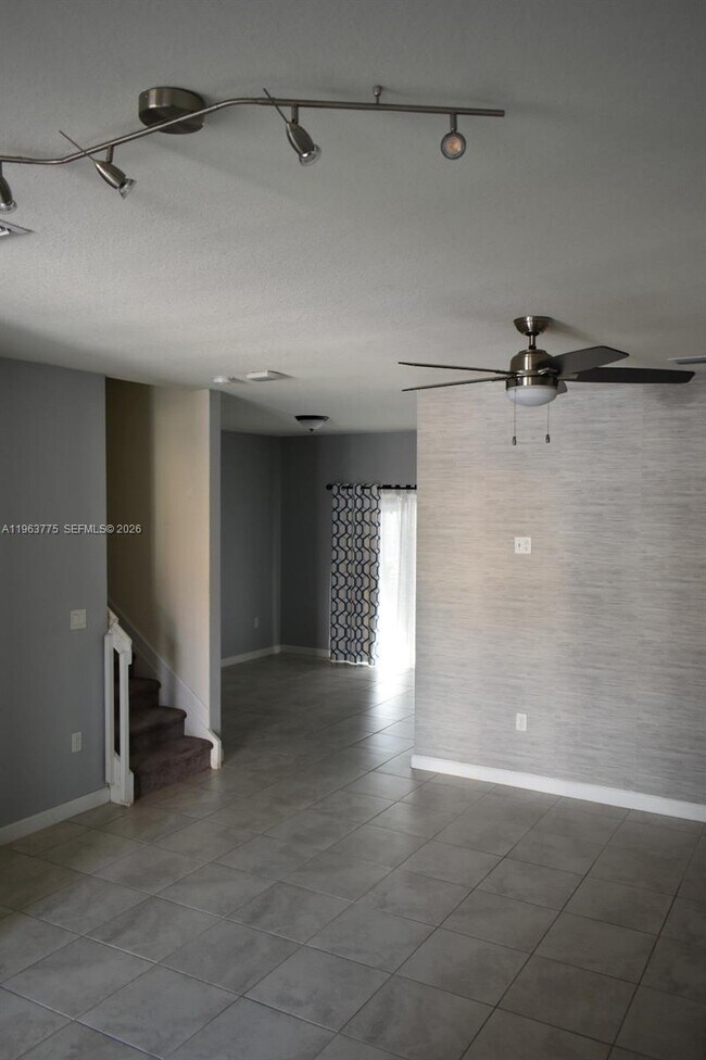 Foto del edificio - 3392 SE 1st St