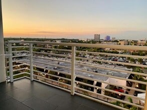 Building Photo - 2775 NE 187th St