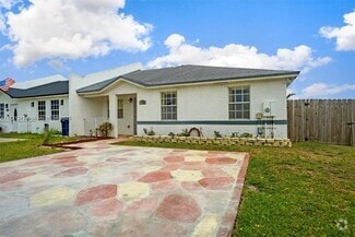 Building Photo - 11605 SW 147th Ave