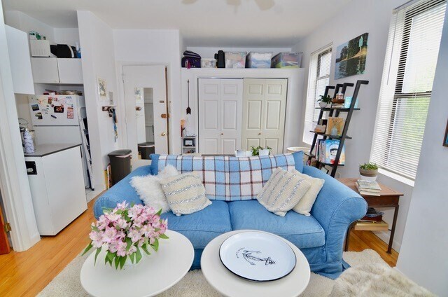 Building Photo - 81 Saint Botolph St