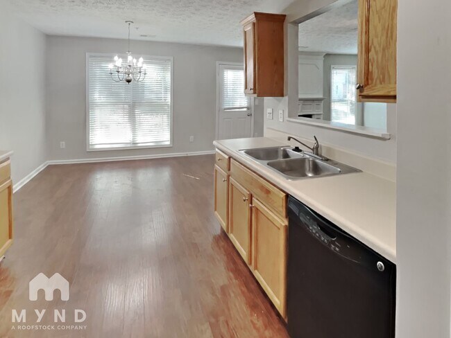 Building Photo - 2013 Briar Creek Ct NE