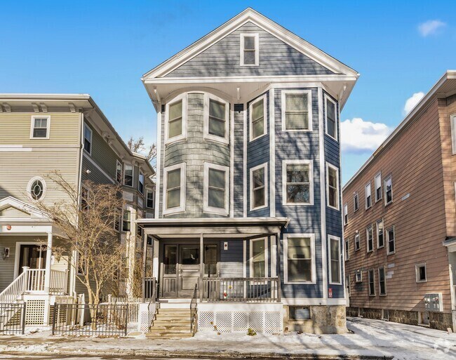 Building Photo - 97 Hillside St