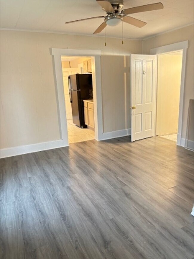 Foto del edificio - 710 E University Ave