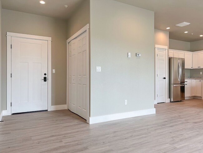 Foto del edificio - Pet Friendly 2 bed/ 2 bath unit at Soldier Ridge!